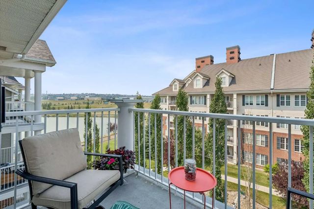 3407 10 Country Village Park Ne, Calgary