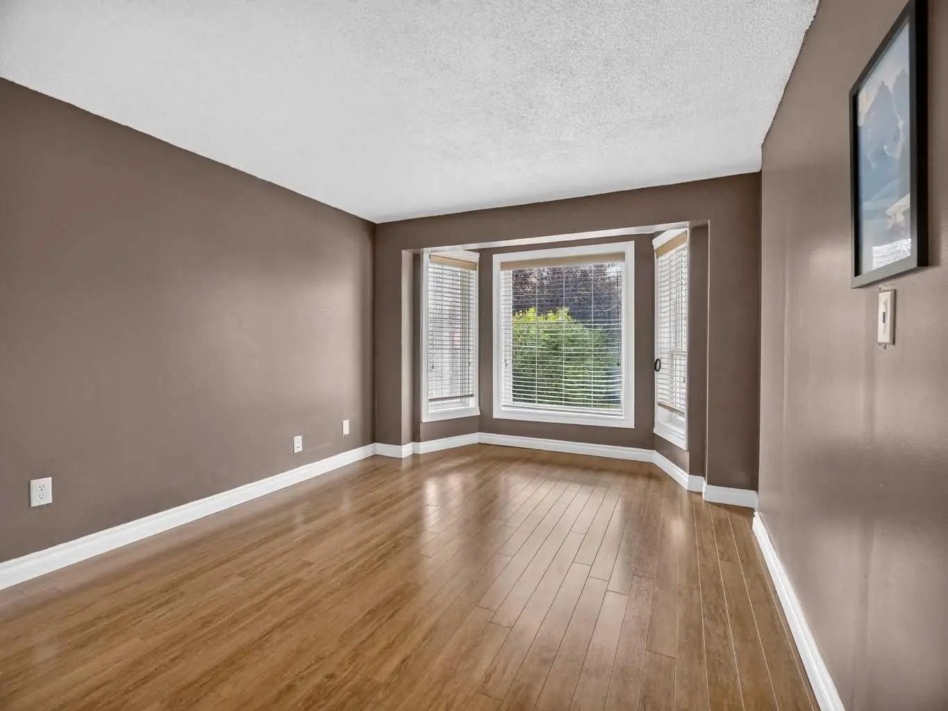 285 Fresno Place Northeast, Calgary – Residential Detached Listing Photo 4