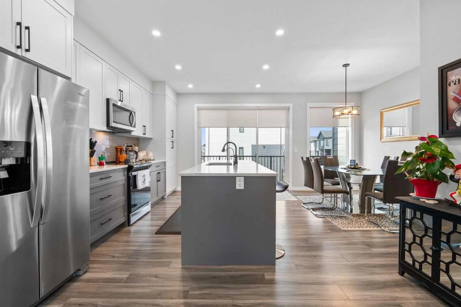 32 Evanscrest Court Northwest, Calgary – Residential Row/Townhouse Listing Photo 2