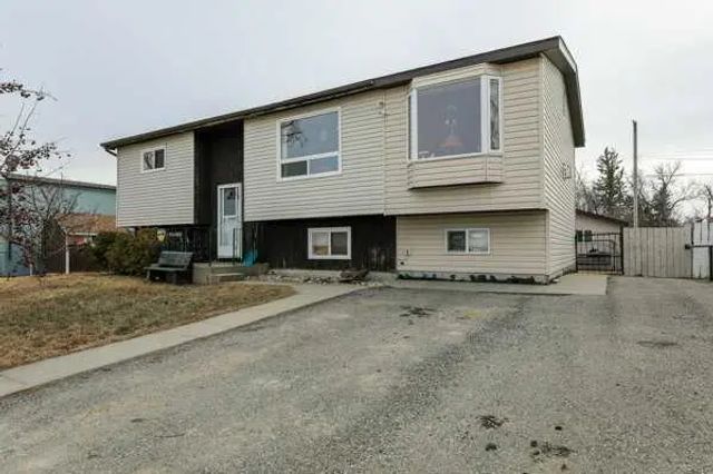 210 Macewan Street , Granum