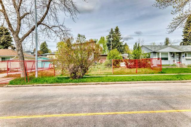 521 Northmount Drive Nw, Calgary