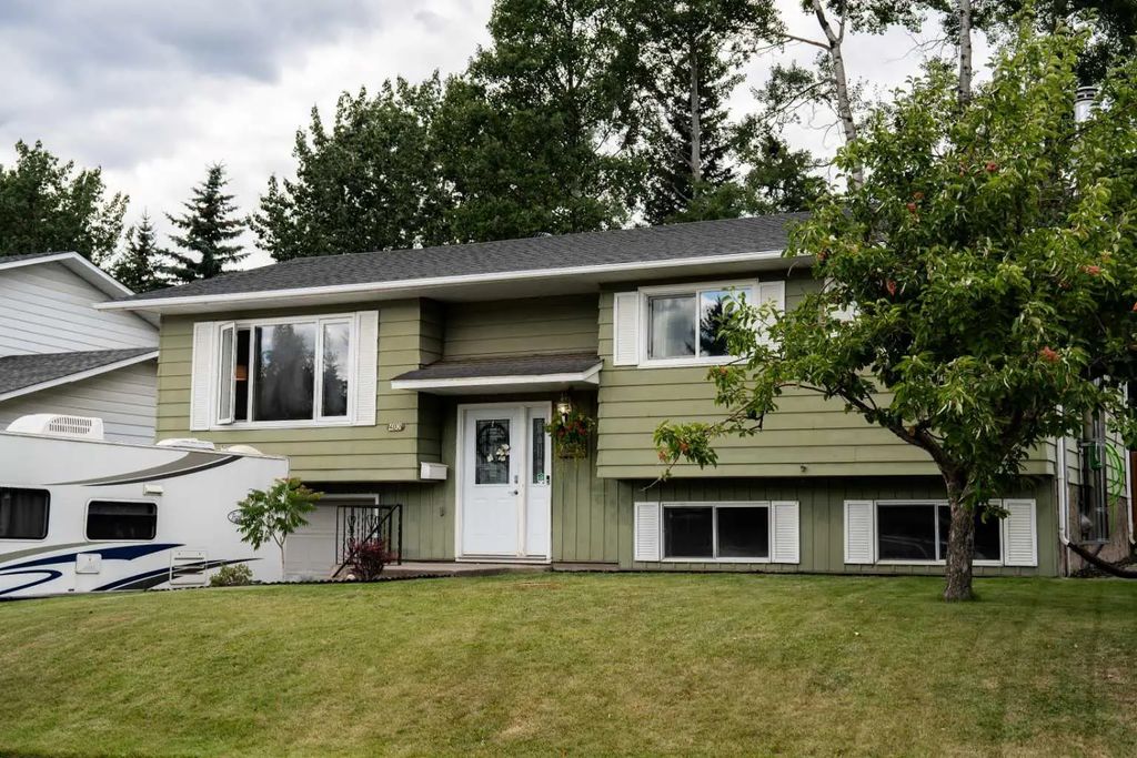 402 Mountain Street , Hinton