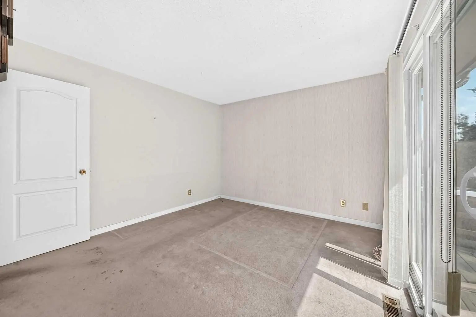 6437 Coach Hill Road Southwest, Calgary – Residential Semi Detached (Half Duplex) Listing Photo 12