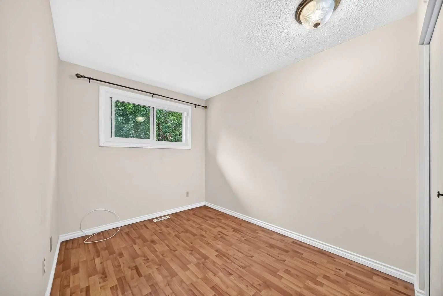 6437 Coach Hill Road Southwest, Calgary – Residential Semi Detached (Half Duplex) Listing Photo 16