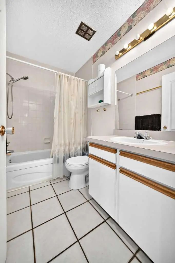 6437 Coach Hill Road Southwest, Calgary – Residential Semi Detached (Half Duplex) Listing Photo 19