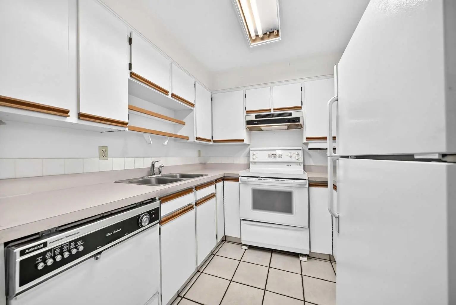 6437 Coach Hill Road Southwest, Calgary – Residential Semi Detached (Half Duplex) Listing Photo 9