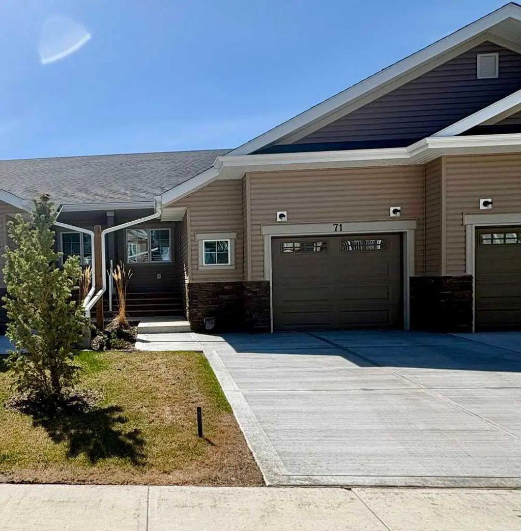 71 Golden Crescent , Red Deer