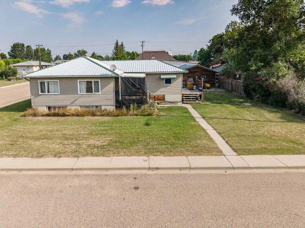 209 3rd Avenue , Warner