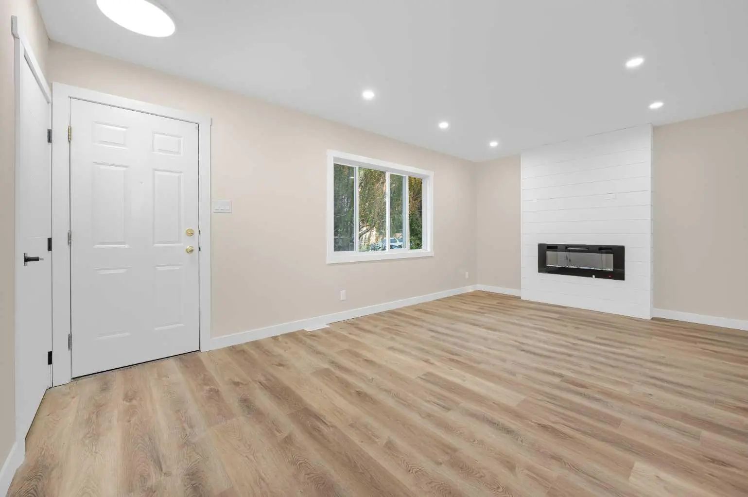2231 40 Street Southeast, Calgary – Residential Detached Listing Photo 3