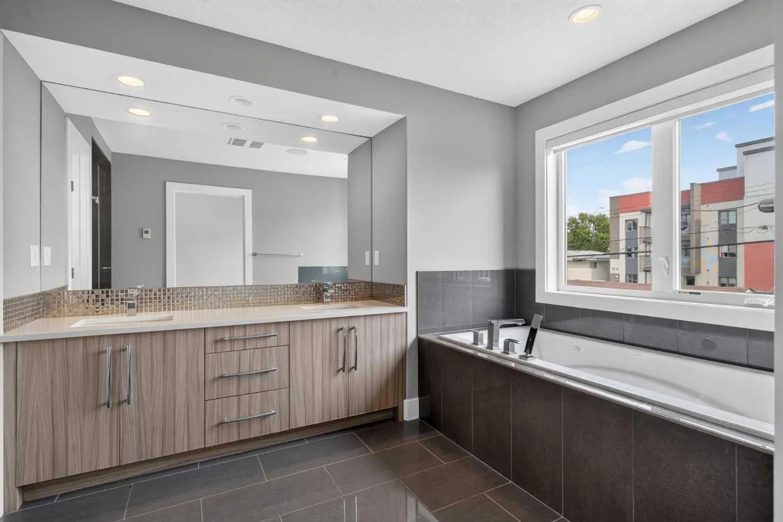 3318 Centre B Street Northwest, Calgary – Residential Semi Detached (Half Duplex) Listing Photo 22