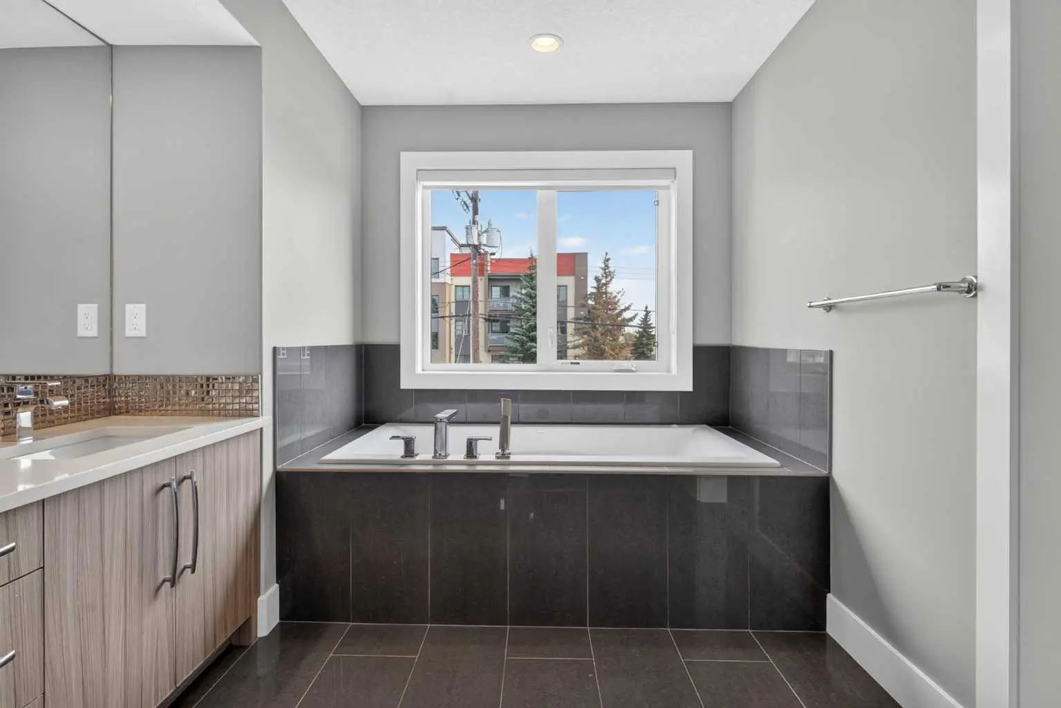 3318 Centre B Street Northwest, Calgary – Residential Semi Detached (Half Duplex) Listing Photo 24