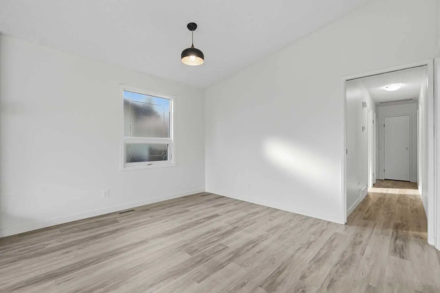 731 Queensland Drive Southeast, Calgary – Residential Detached Listing Photo 11