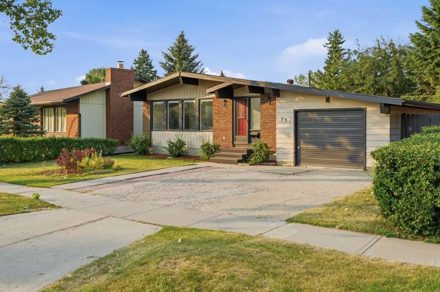 731 Queensland Drive Southeast, Calgary – Residential Detached Listing Photo 3
