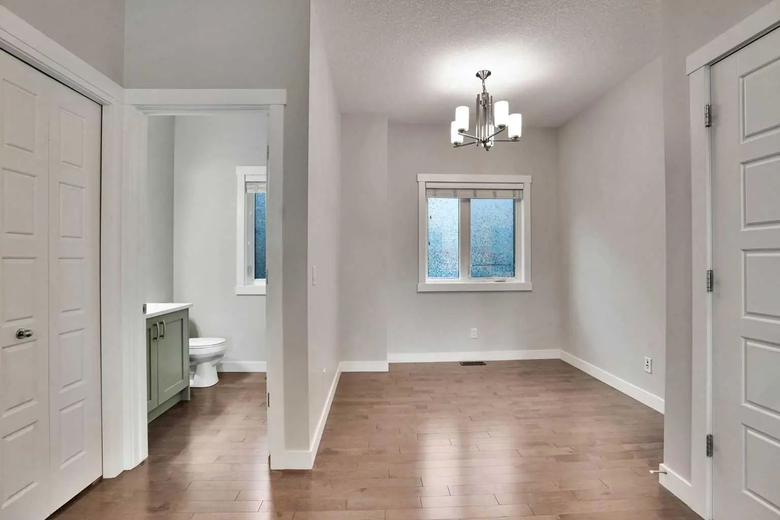 118 28 Mcdougall Court Northeast, Calgary – Residential Row/Townhouse Listing Photo 3