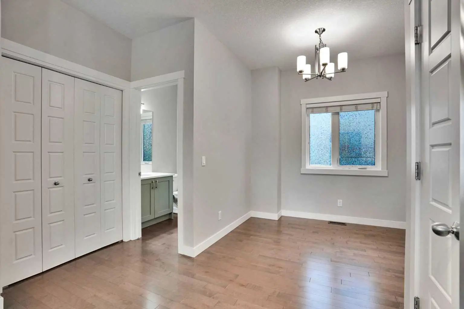 118 28 Mcdougall Court Northeast, Calgary – Residential Row/Townhouse Listing Photo 4