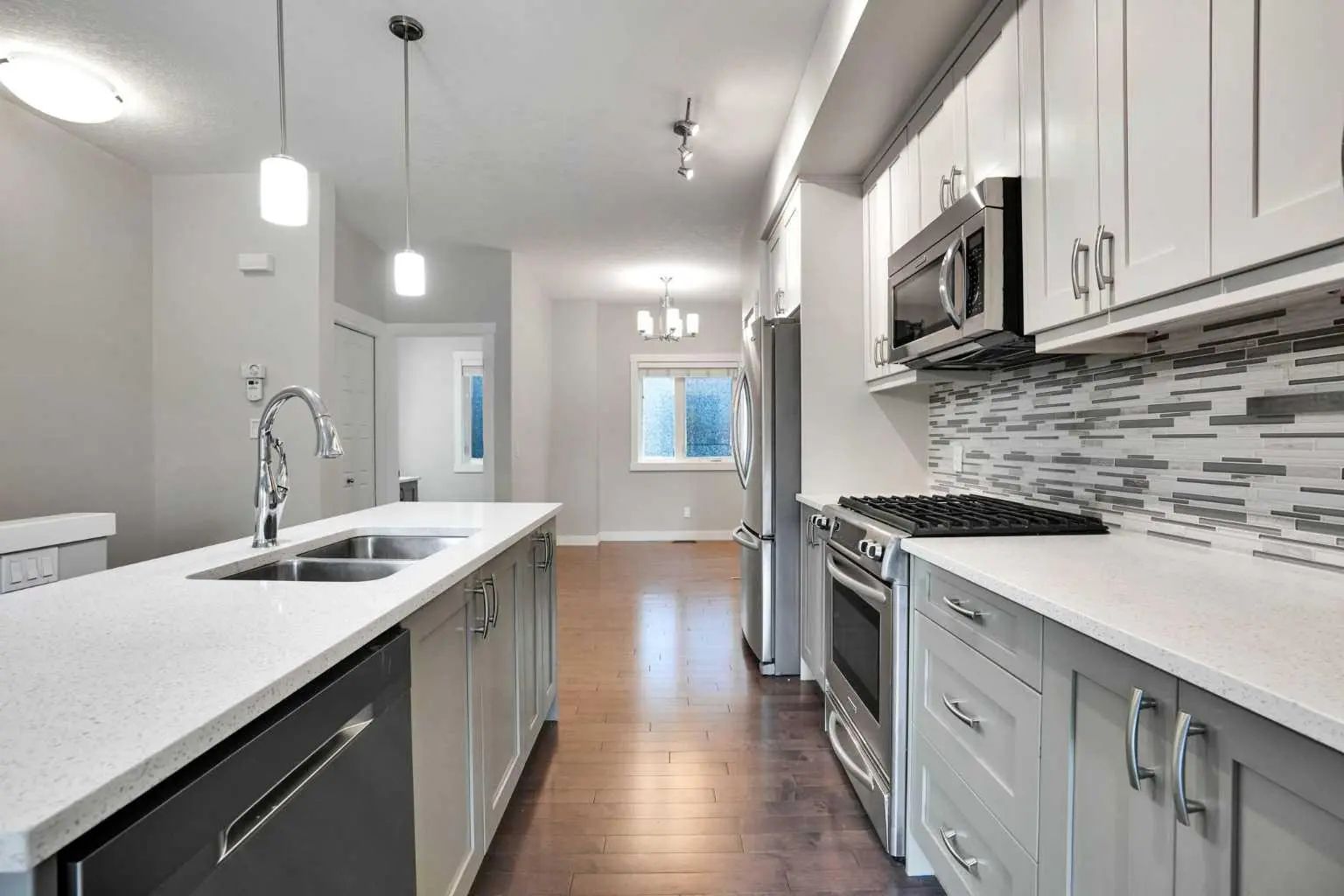 118 28 Mcdougall Court Northeast, Calgary – Residential Row/Townhouse Listing Photo 8