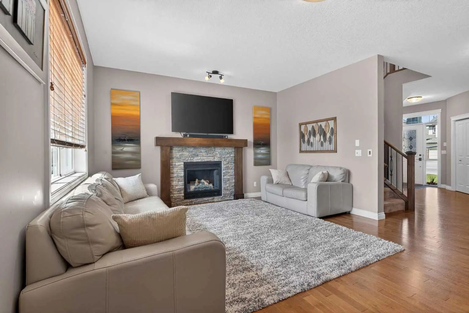 159 Sherwood Crescent Northwest, Calgary – Residential Detached Listing Photo 3