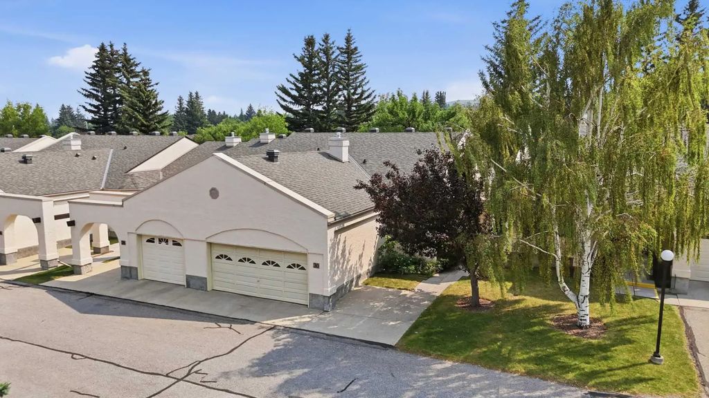 30 Sandarac Circle Nw, Calgary