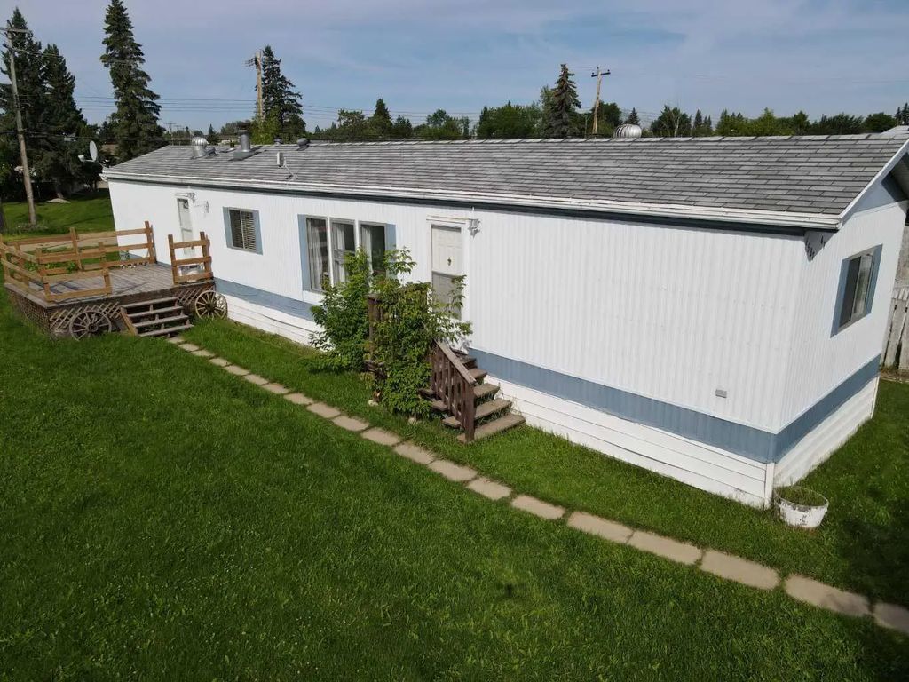 4527 47 Ave Avenue N, Mayerthorpe