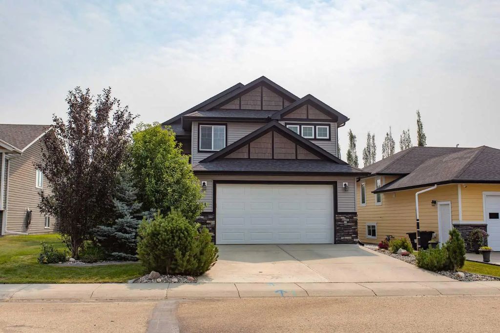 51 Emily Crescent , Lacombe