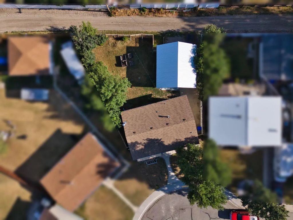748 54 Avenue W, Claresholm
