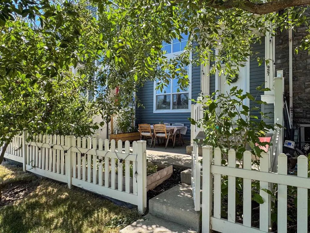 457 Elgin Gardens Se, Calgary