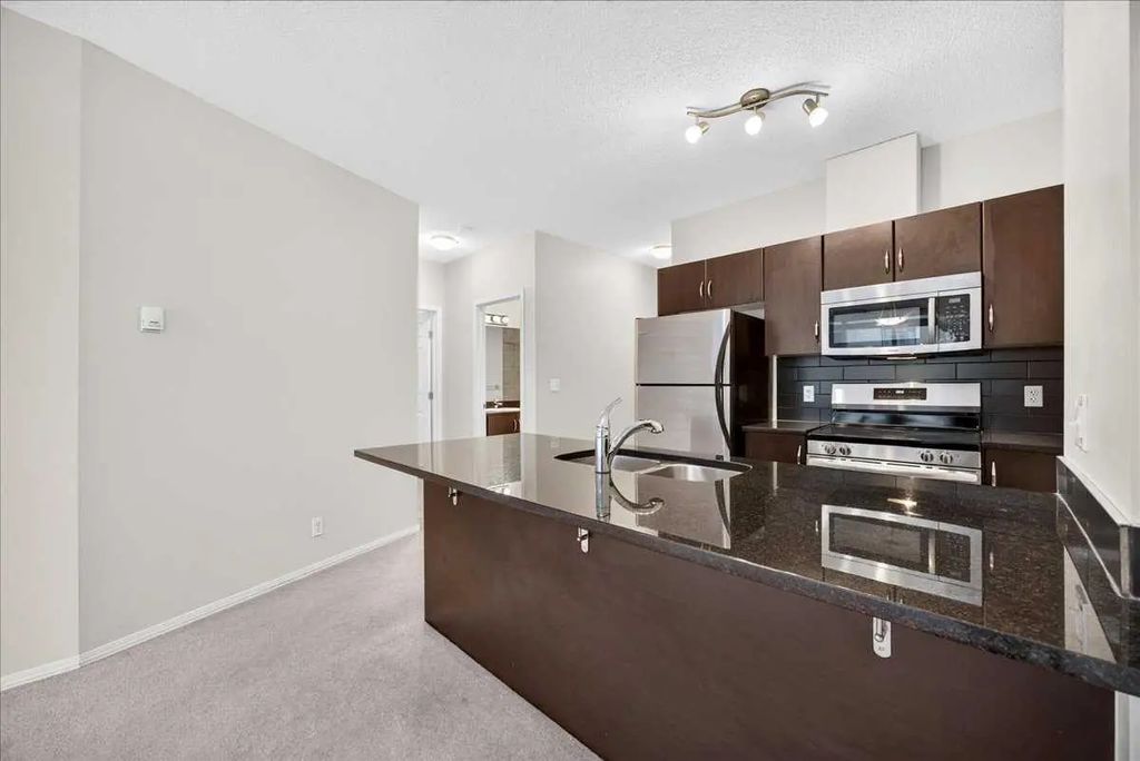 701 325 3 Street Se, Calgary