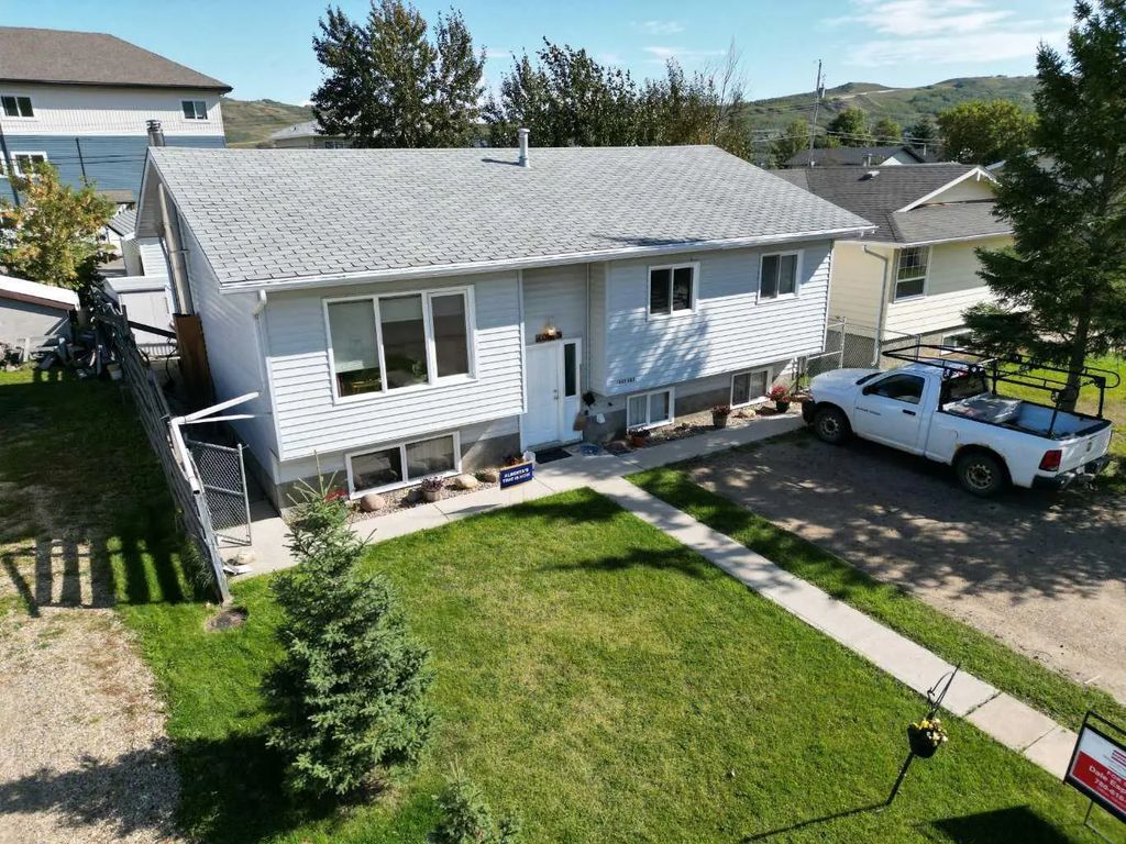 10313 89 Street , Peace River