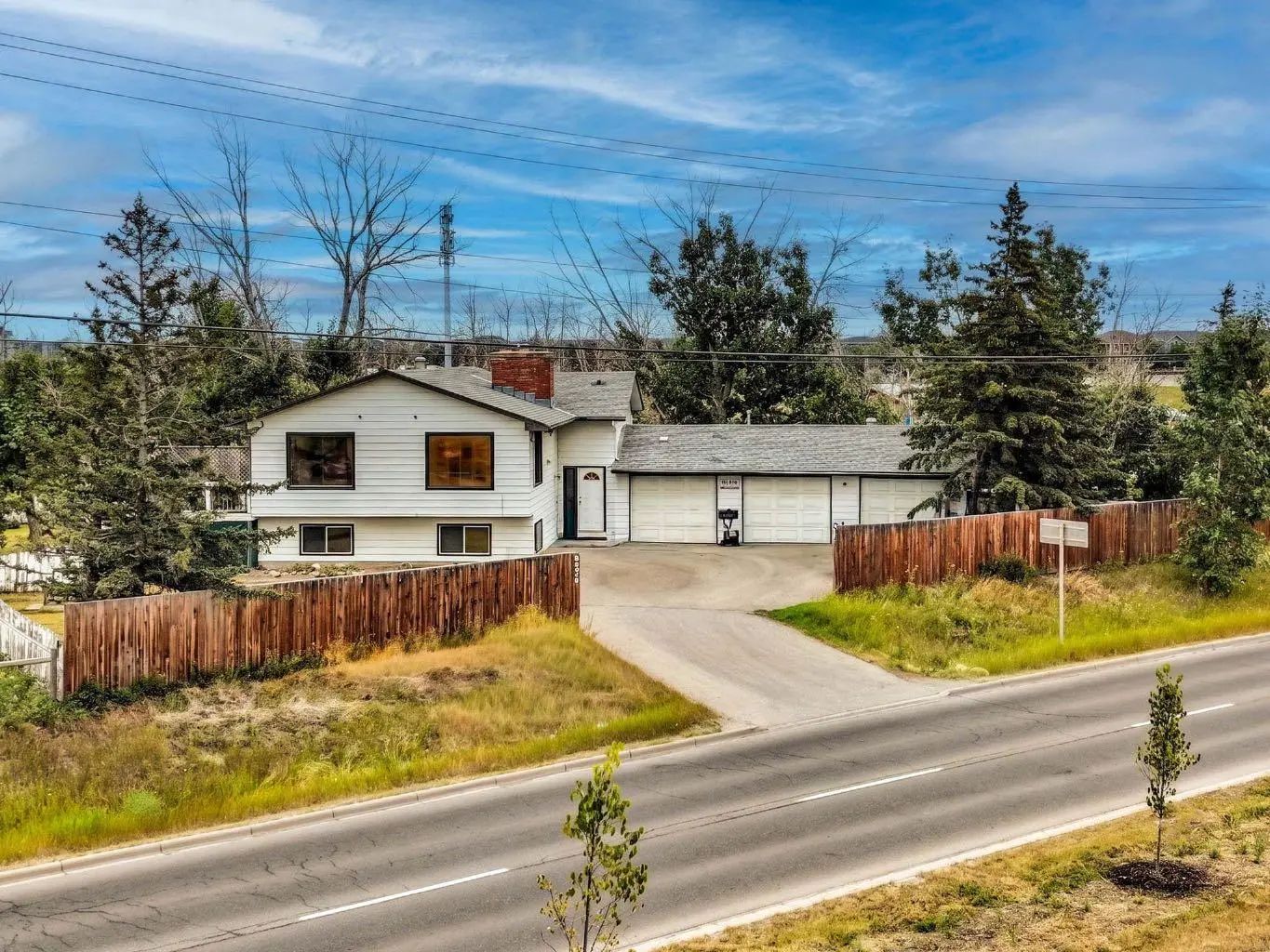 5020 80 Avenue Northeast, Calgary – Residential Detached Listing Photo 2