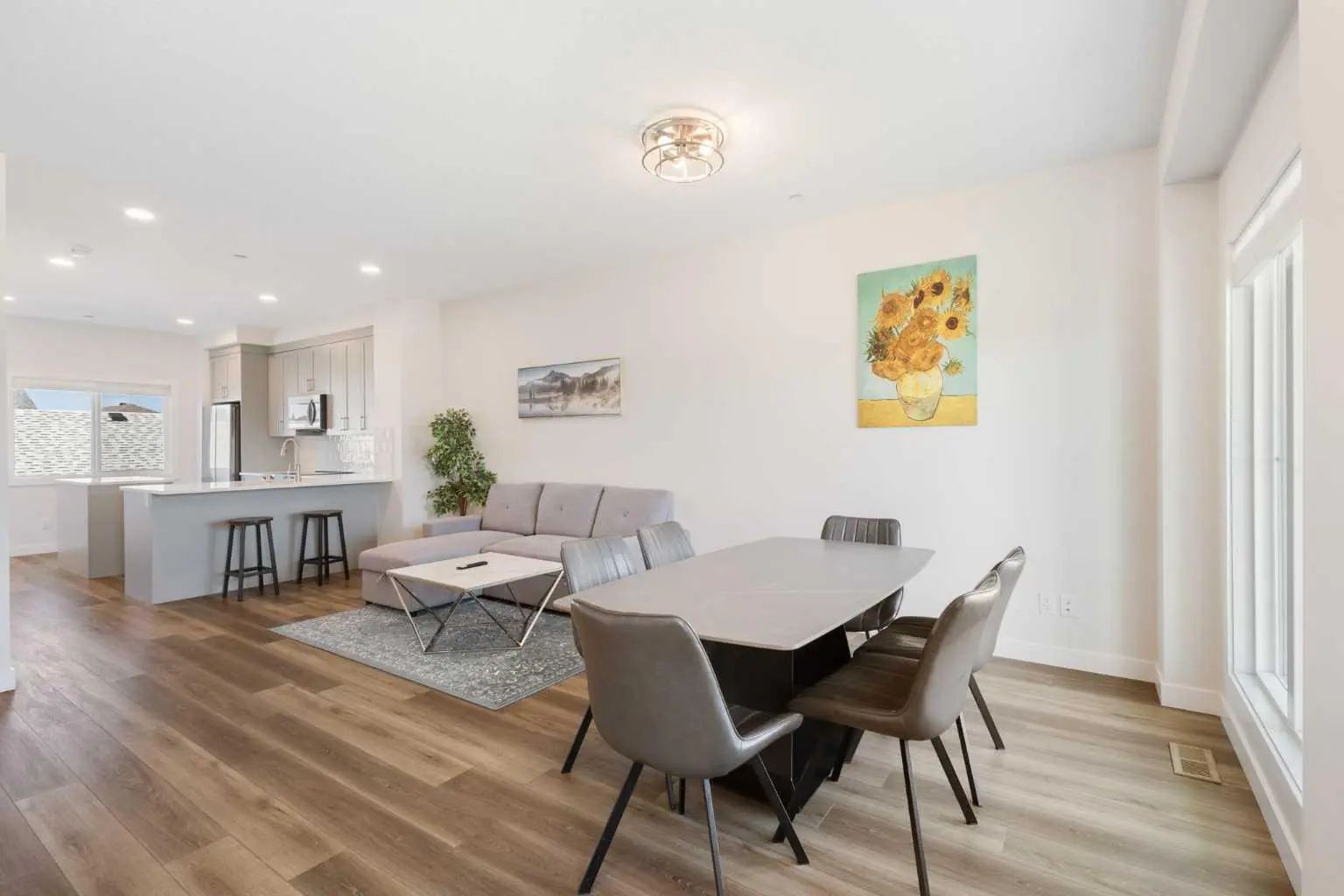 251 Lucas Boulevard Northwest, Calgary – Residential Row/Townhouse Listing Photo 3