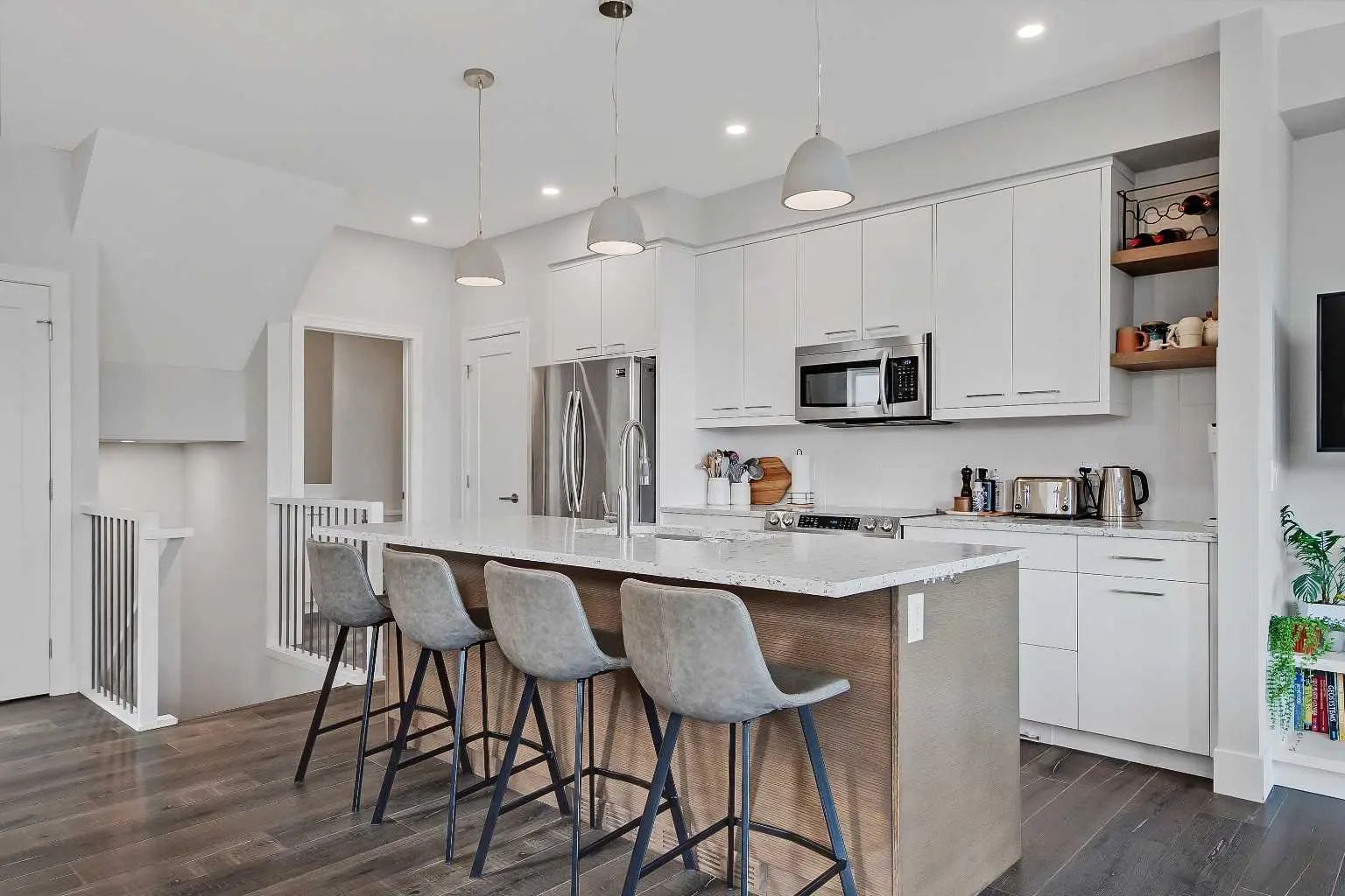 2 1936 25a Street Southwest, Calgary – Residential Row/Townhouse Listing Photo 2