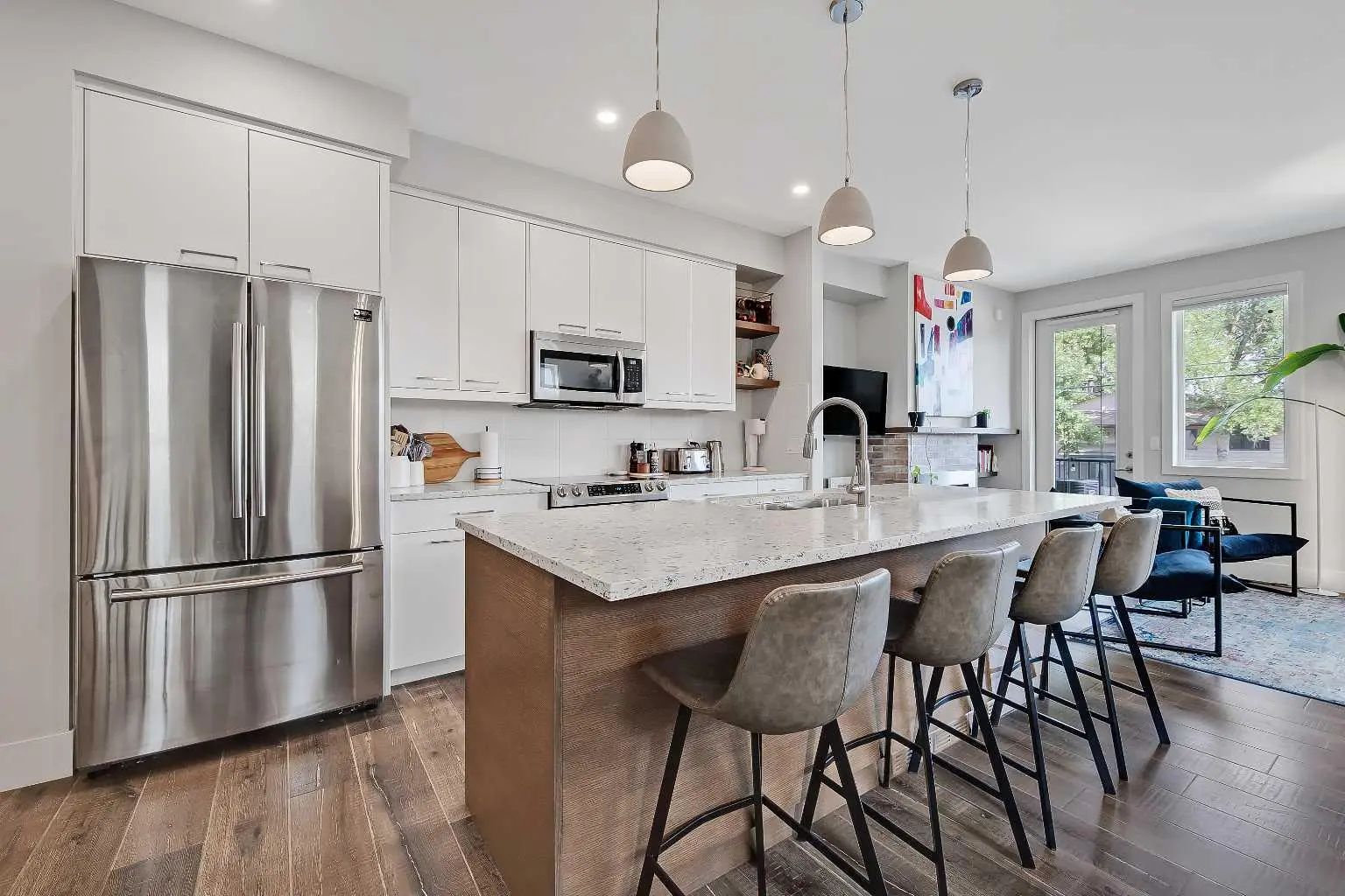 2 1936 25a Street Southwest, Calgary – Residential Row/Townhouse Listing Photo 3