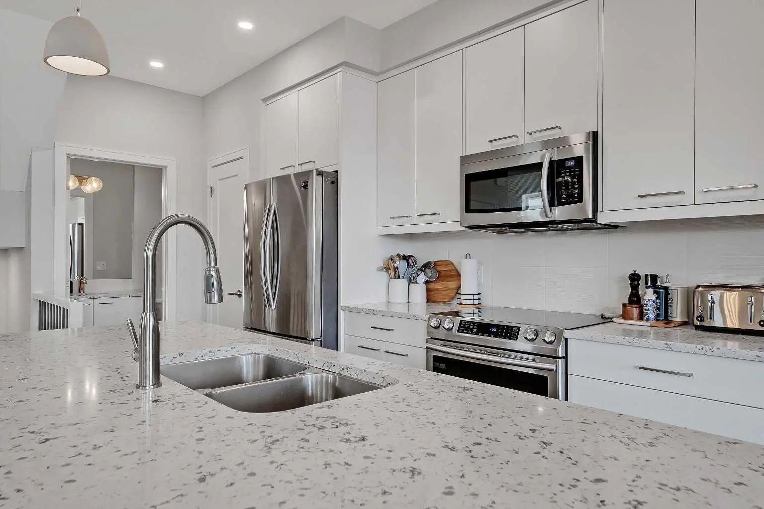 2 1936 25a Street Southwest, Calgary – Residential Row/Townhouse Listing Photo 8