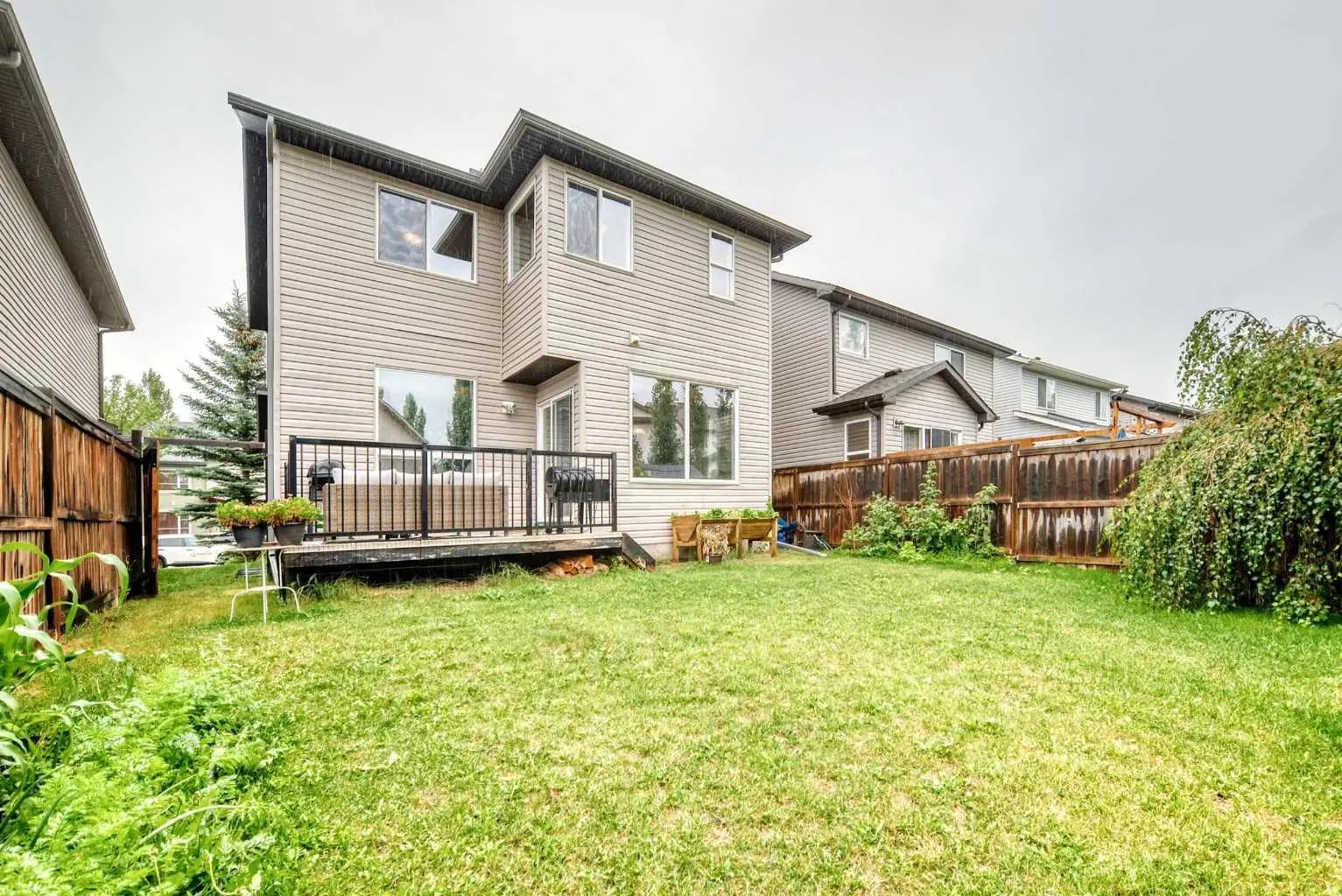 121 Chapalina Heights Southeast, Calgary – Residential Detached Listing Photo 3