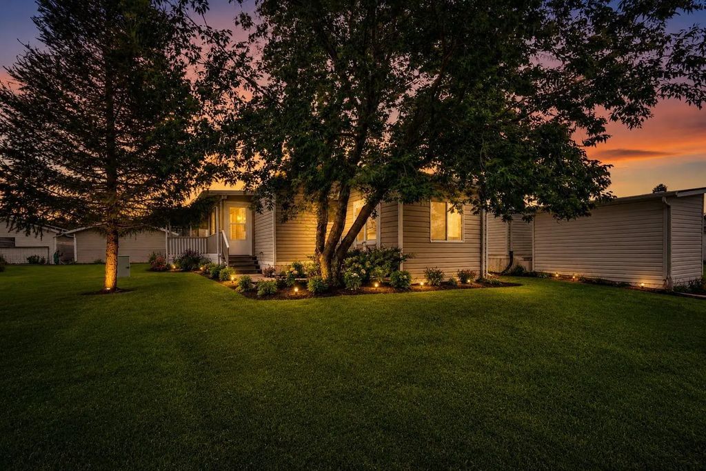 132 Ranchwood Lane , Strathmore
