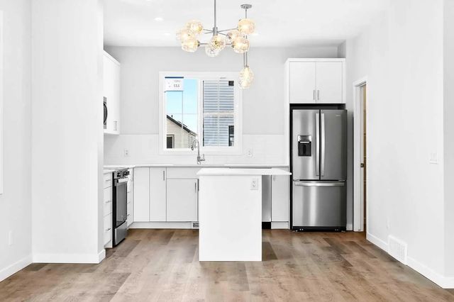 302 40 Creekside Way Sw, Calgary