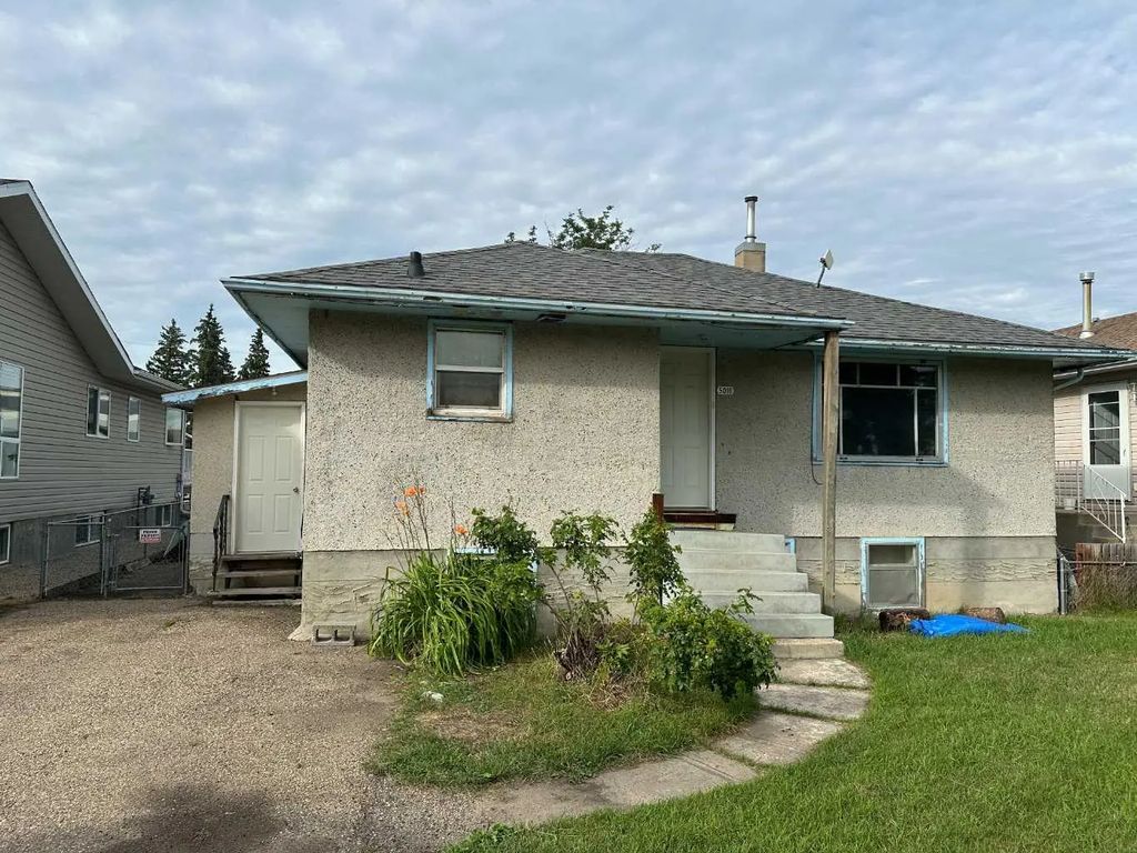 5010 44 Avenue , Ponoka