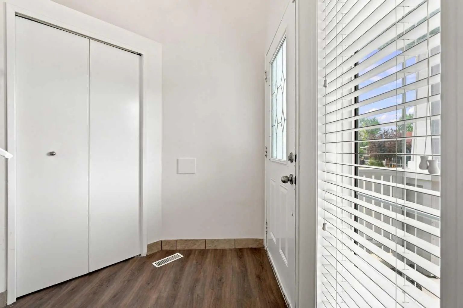 11 Martin Crossing Rise Northeast, Calgary – Residential Detached Listing Photo 3