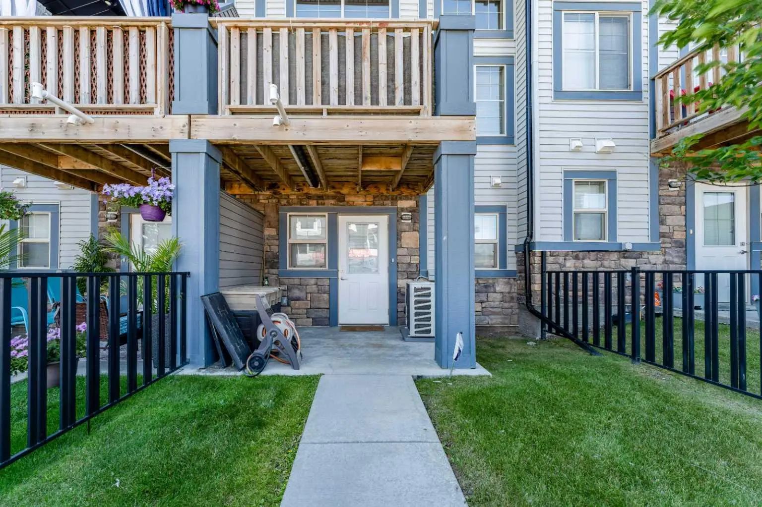 416 Sage Hill Grove Northwest, Calgary – Residential Row/Townhouse Listing Photo 2