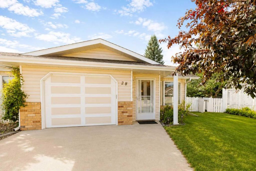 28 Dale Close , Red Deer