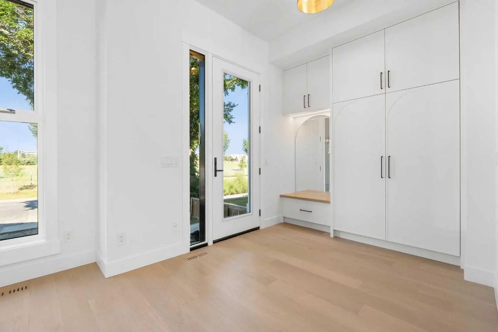 5014 22 Street , Calgary