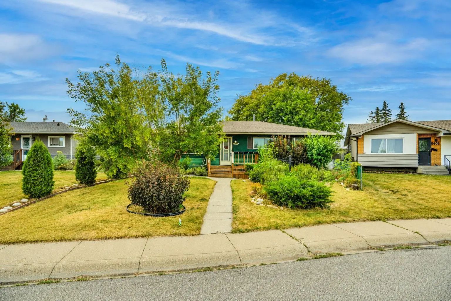 5404 Valentine Crescent Southeast, Calgary – Residential Detached Listing Photo 3