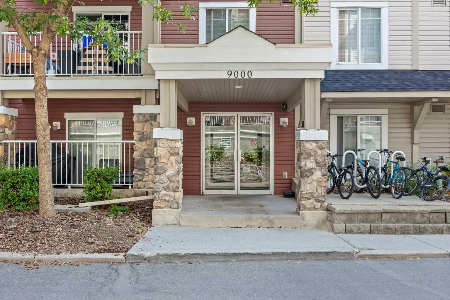 9216 70 Panamount Drive Northwest, Calgary – Residential Apartment Listing Photo 2