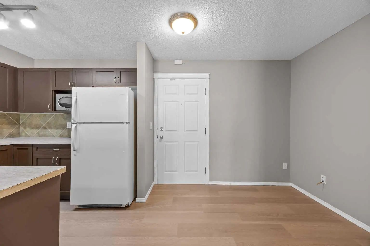 9216 70 Panamount Drive Northwest, Calgary – Residential Apartment Listing Photo 4