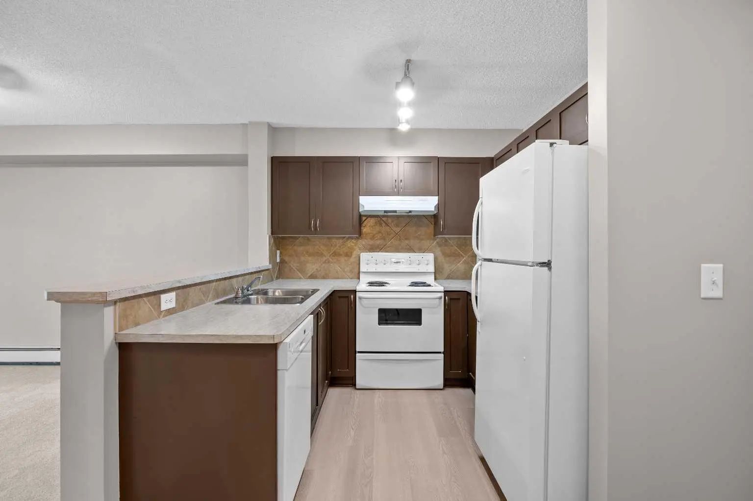 9216 70 Panamount Drive Northwest, Calgary – Residential Apartment Listing Photo 6