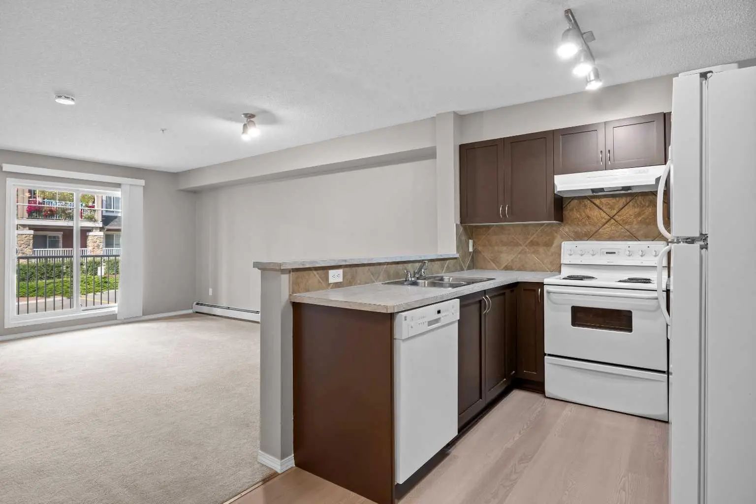 9216 70 Panamount Drive Northwest, Calgary – Residential Apartment Listing Photo 8