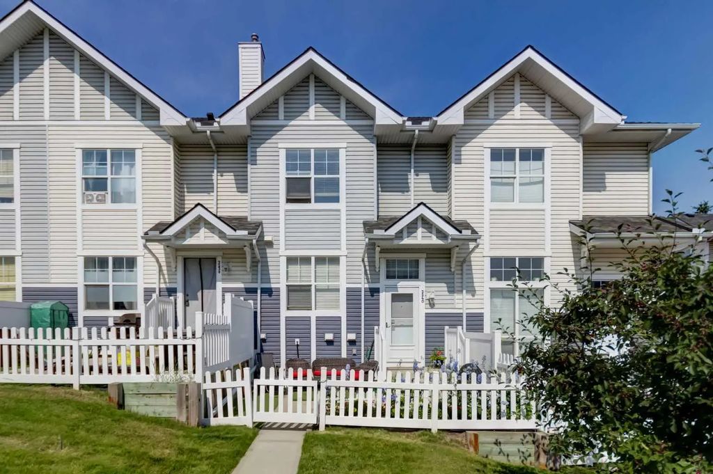 3240 New Brighton Gardens Se, Calgary