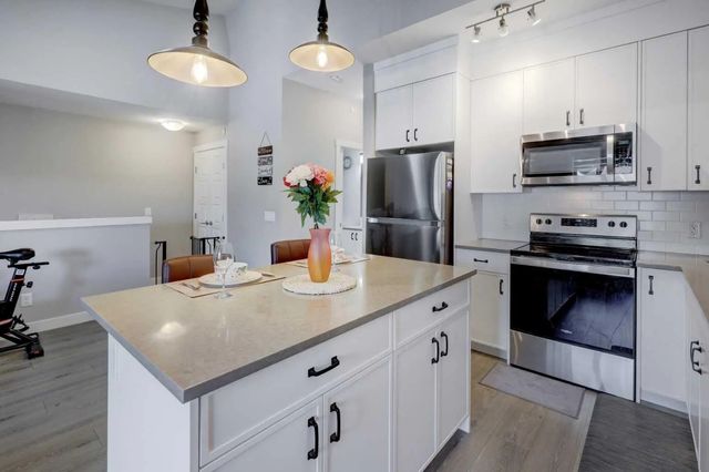 214 Livingston Common Ne, Calgary