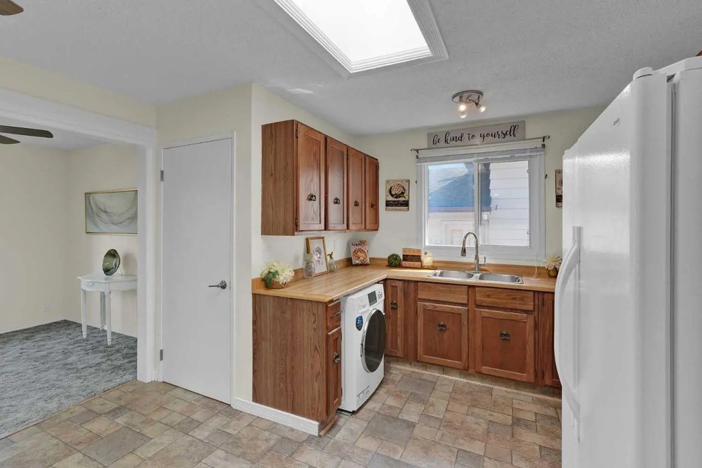 27 Bedridge Way Ne, Calgary