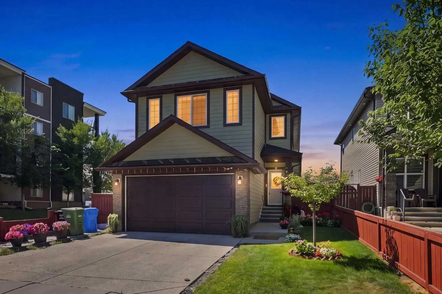 201 Saddlelake Drive Northeast, Calgary – Residential Detached Listing Photo 2